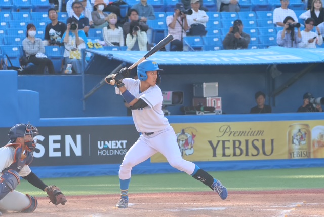 東京大学運動会硬式野球部バッターの写真